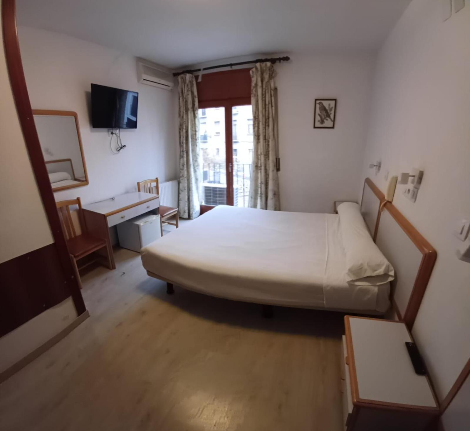 Hostal Lizana 2 Huesca Buitenkant foto